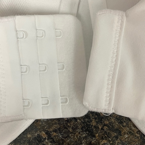 1/17 NWT vanity fair white underwire bra 40DD style # 76571 - Picture 5 of 6